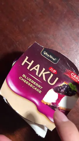 Haku Blueberry Cheesecake for the first time!. Udah ada yang cobain?? 