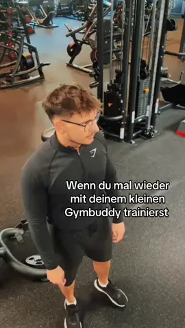 Markiere deinen kleinen Gymbuddy👨‍👦✌️😁 #gymmotivation #GymTok #gymbuddy #cleverfitcuxhaven #fyp 
