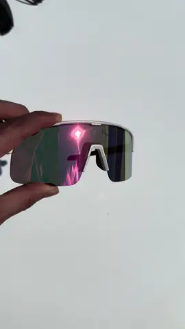 Visions🕶️ our first new product to the Fairfax brand. Months of work to ensure we are launching the best sports sunglasses to compete with the top players in this space. Available in Blue Ultra & Sunrise Pink, Visions sport UV protected polarised lens, weight just 30g and have adjustable framing and nose pad for optimal fit. Available to pre-order now online. #Visions #ElevateYourLook #Running #runninggear #oakley 