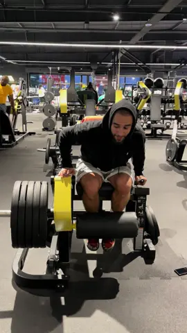 #paris#france#muscu#musculationlegday#legextension#Fitness#muscles#jourdesjambes#fitnesspark#saintbrice#poloralphlauren#short#black#noir#nike#sneakers#algerien#francais#espagnol#french#spanish#algerian#music#musique#kaaris#briller#sale#gras#zoo Je brille, Tu brilles ,On brille!