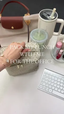 Pack my lunch with me for the office 🤍 original sound girlies #lunch #officelife #Foodie #inspo 