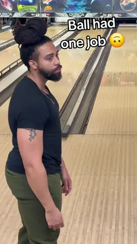 #bowlingrelease #bowling #curve #bowltok #bebowled 