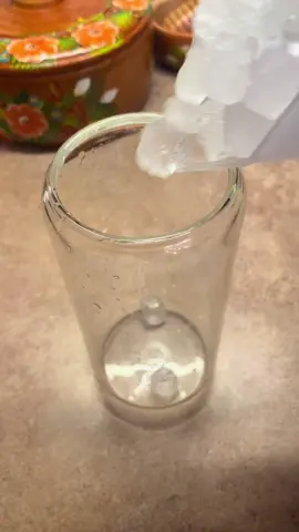 I tried out @Bloom Nutrition Greens & Superfoods in the Mango flavor, and let me tell you, it did not disappoint! First off, the mango taste is on point - no 