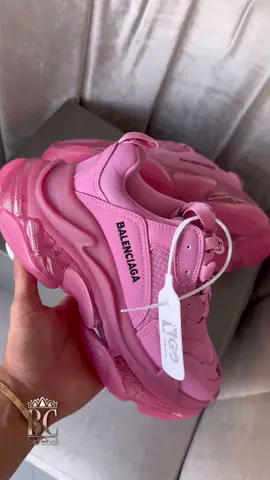 Calidad QUALITY 🔥📦 Entrega inmediata todas las tallas la esperamos en nuestra tienda 📍C.C METRÓPOLIS LOCAL 440 📱310-274-97-69 #becoolmedellinoficial #ropa #tennis 