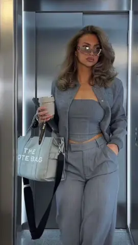 Outfits ✨ #fyp #fypシ #foryou #viralvideo #aesthetic #fashion #style #clothe #clothes #outfit #outfits #white #whiteshirt #shirt #shirts #jean #jeans #suits #suit #woman #womanpower 