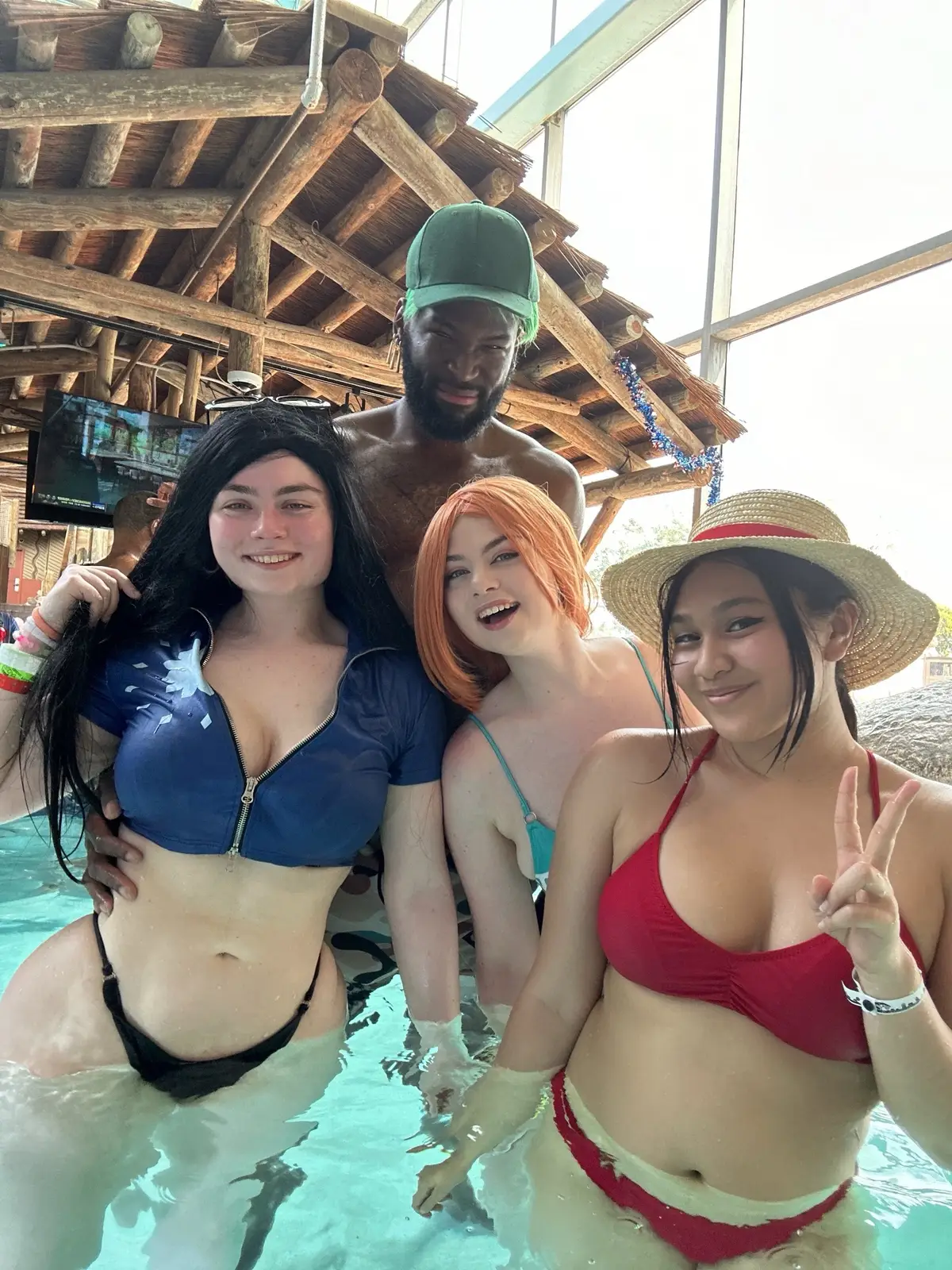 Colossal con east mini cosplay group  @Jessicatalystic @toons ✌ 