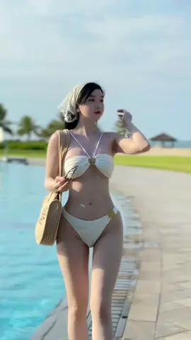Có thể không ngoan nhưng nhất định phải ngon vì ngoan có thể giả vờ được còn ngon thì Never🫣