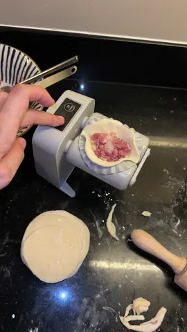 Dumplings machine maker 🥟 Dumpling machine success #Recipe #recipeideas #foodies #cooking #dumplings #asianfood #chinesefood #dumplingbag #dumpling 