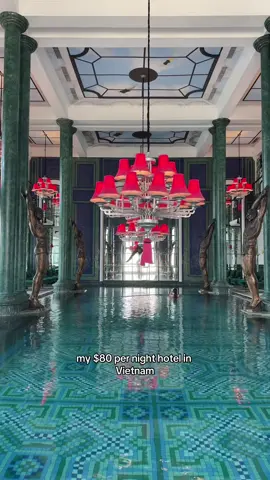 Here is my extremely non-aesthetic walkthrough sorry lmao I was SHOOK if you want to see a more ✨aesthetic✨ version you can go to my travel instagram that i actually put effort into (@hrbrowngoes) !! #sapa #vietnam #solotravel 