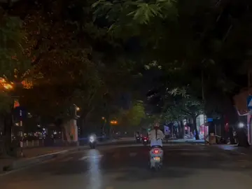 lòng thì đau đớn...