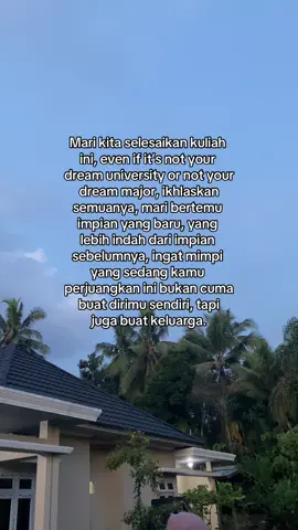 Karna kamu anak perempuan pertama dan satu satunya🥹