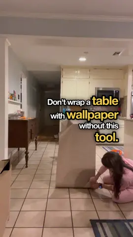How to wrap a table mini series: tip #2 How to miter corners on a table. #wallpaper #grassclothwallpaper #grasscloth #sofatable #table #grandmillennialdecor 
