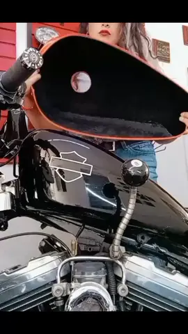 cubre tanques de Urban_accessorios  trabajamos bajo pedido el diseño que gustes para tanques de 12 y 8 litros #harleydavidsonmexico  #harley_davidson #harleydavidson #harleydavidsonsportster #sporster #sporster883 #bike #bikergirl #girlswhoride #custom #custommotorcycle #cover #coollikedat 