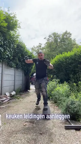 Keuken leidingen aanleggen #keuken #leidingen #foryou #foryoupage 