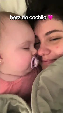 cochilo com cheirinho de mamãe e bebê, tive a sorte de Deus me presentear com muito mais do que imaginei 🩷 #mamaeebebe #melhoresamigas #mamaeemaria