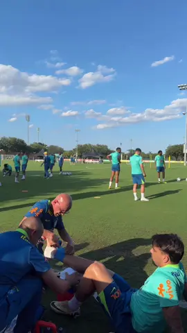 O Paquetá teve que fazer uma bandagem no pé pra voltar pro treino! 🇧🇷 #tiktokesportes #canalwamo #seleçãobrasileira #paqueta 