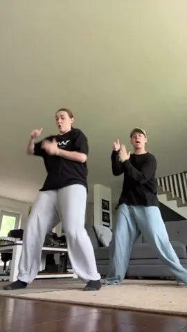 This dance is fire!! Dc: @Shay’s Dance Archive 