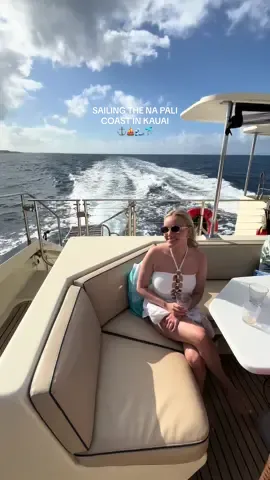 the most amazing views & day sailing the Nā Pali Coast 🌊🐬 #kauaihawaii #kauai #napalicoast 