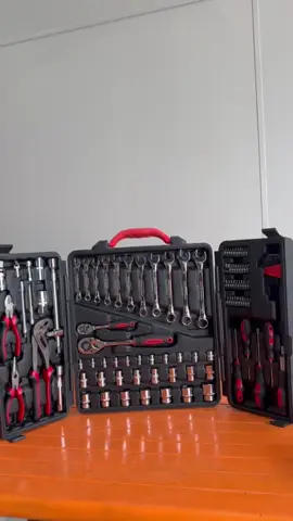 Confira Jogo De Ferramentas Kit 110 Peças Profissional Maleta Move-b por R$449,00. *frete não incluso. *valor pode variar com o dia. Gostou do Produto? dizite 