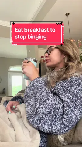 Is this making sense yet?  You aren’t doing yourself a favor by trying to eat as little as possible all day. It backfires. Your body is smart and is going to make sure it gets calories IT NEEDS somehow. And when we let hunger build up we often end up finding a quick food source and it’s probably not gonna be chicken and veggies LOL.  If you keep your body fed with nourishing food from the start of your day the probability of having endless snacking goes down. These are the moments that hurt our goal!! Not the usually meals itself (assuming you aren’t eating takeout every meal).  If you are not progressing towards your goals take a look at your day and meal timing. Sometimes we need to “eat more” so we can actually consume less. You may think you are eating low calorie by skipping meals, but you likely are eating way more than realize and taking self out of any deficit with these hangry snacking events.  I’d love to know your experience!? ⬇️⬇️⬇️ ❤️SC . . . . . . #caloriedeficit #fatlosstips #fatlosshelp #fatloss #iifym #healthylifestyle #snacking #fuelyourbody
