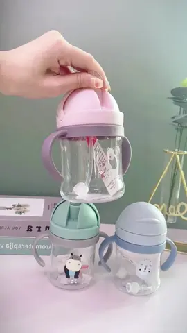 A beautiful baby water cup with a strap for easy carrying, strong and durable, the baby likes it very much#Baby water cup#Baby Products#fyp #tiktok #tiktokshop 
