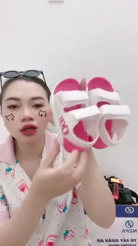 #xuhuong#sandal #dép #mẫu #Giày #xuhuongtiktok#sandal dành cho bé#mẫu đẹp cho bé#bé và mẹ #dép đẹp#xăng đan #dép quai hậu #giày đẹp #mua nhiều nhất #dép đẹp