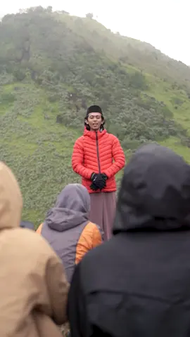 Ustad Ceking naik Merbabu