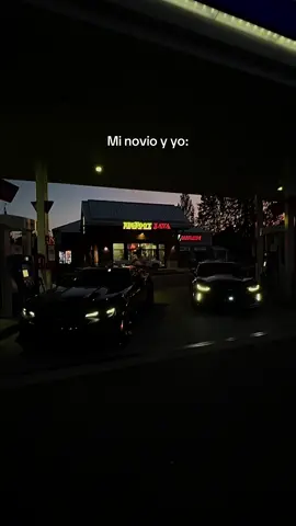 #paratii #fypツ #camaro 🏎️🏎️👩🏻‍❤️‍💋‍👨🏻 @El Chris ×͜× 🫶🏼 #couple #pareja 