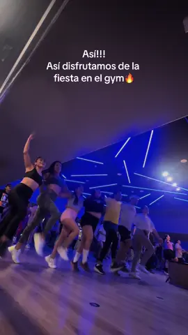 #gym #smartfit #viral #bailarparaserfeliz #zumba #amigos #queen #fiesta 