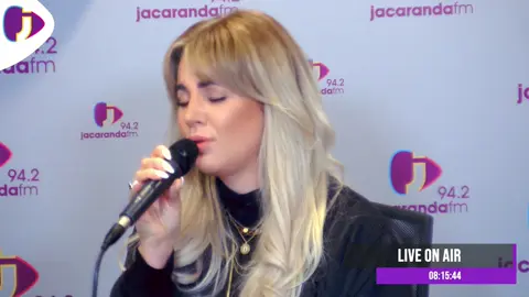 Die een en enigste @Demi Lee Moore haar weergawe van ‘Blue Eyes Crying In The Rain’ op Friday Live. #BreakfastWithMartinBester #FridayLive #Music #Country #SouthAfrica #NetMyne #LiveMusic #Performance #MusicTok #Music #Guitar #WillieNelson 