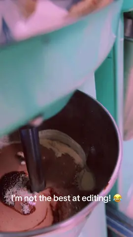 Watch me make a chocolate malt in our old fashion soda shop! #sodashop #sodafountain #docssodafountain #chocolatemalt @DocsSodaFountain🥤🍦 