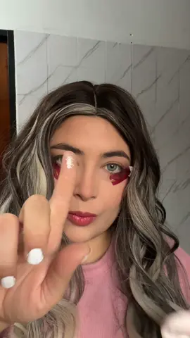 Este es un #hack de maquillaje súper fácil y rápido de hacer 🤩✨ sombras de @Kaja Beauty #tiktokmaquillaje #cold #kajabeauty #tutorialdemaquillaje #tipdebelleza #tipdemaquillaje
