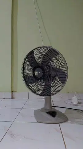 laughing #fan #kipasangin 😵‍💫😵‍💫😵‍💫