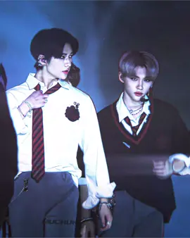 powerful duo with a MADLY powerful walk WE LOVE || #hyunjin #hwanghyunjin #straykids #skz #edit #kpop  @lya ! @Amelia 𐙚 @:) @angy @amiliaa @emma 𝜗𝜚 @jasmine 🥨 @soph @cher 樂 @chozochip 