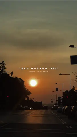 Kelangan 🥀 #CapCut #kelangan #liriklagu #aesthetic #storygalau #storywa #jowostory #senja #templatecapcut #template #templatelirik #viral #trend #fyppppppppppppppppppppppp #guyonwaton @GUYONWATONOFFICIAL 