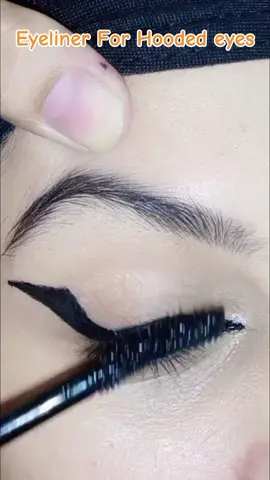 Eyeliner for hooded eyes😍 #tiktok #trendingvideo #eyelinertutorial #eyelinerforhoodedeyes #makeuphacks #foryou #fyp #fypシ゚viral #explorepage #explore #viralvideo #500kviews #makeup 