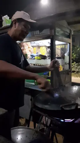 Nasi Goreng Legend #makanmalam #fypシ゚viral #nasigoreng #fyp #pringsewulampung 
