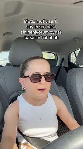 Hahaahha ayyy çok güldüm kendime😂 . . . . . . . . #araba #hyundai #şarkı #sinir #trafik #komikvideolar #eğlence 