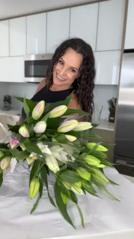 Fresh flowers for the win! Lillies are my go to as they last the longest with no effort & they have rhe most beautiful fragrance! #freshflowers #lillies #flowers #fragrance #Love #lisaann #thereallisaann #fyp 