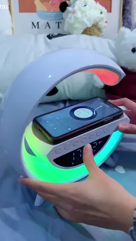 Dê uma olhada em Caixinha De Som G-speaker smart Carregador Indução Altofalante Bluetooth Android e IOS Luminaria por R$59,00.  . . . . #viral# #video  #china 