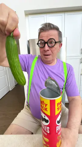 His magic did not turn out as he expected 😂😂🪄 #fun #funny #funnyvideos #camedy #camedyclub #camedyvideo #youtuber #youtubeshow #show #familyshow #ronniesadventures #grandpa #pranks #pringleschallenge #challenge #chips #pringleschips #unlucky #acting #actors 