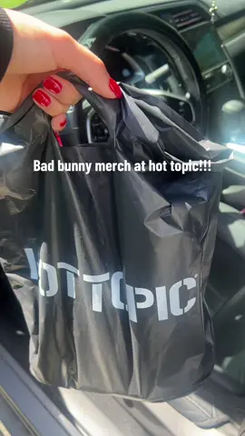 Go get your bad bunny merch at hot topic !!!!!! 🤩 #foryou #foryoupage❤️❤️ #badbunnypr #badbunnymerch #hottopic #benito 