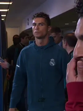 #cristiano looking at salah💀 #mosalah #foryoupage 