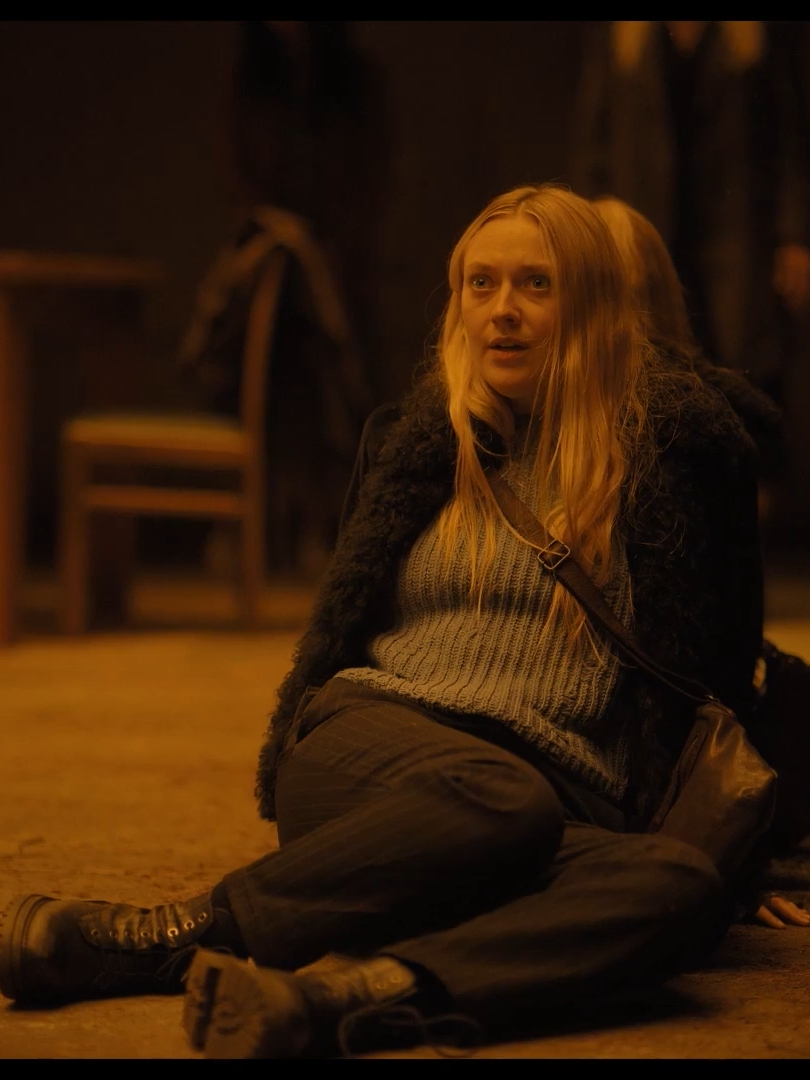 Checa a Dakota Fanning en esta escena EXCLUSIVA de #Observados. 👁️ YA EN CINES.   #DakotaFanning #TheWatchers #MNightShyamalan #IshanaNightShyamalan