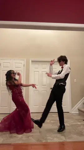 last prom, best prom…the og duo is backkkk 😎