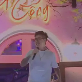 Anh mặc tất cả mọi thứ ngoại trừ em #replaynhac #lyrics #caucoirmx #tuanhung #gapdoiyeuthuong 