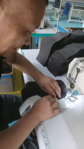 cách ghim chun nhanh mà không vănk.#congnghemay #thietkethoitrang #xuhuongtiktok #minhtue #realmadrid #uero ero