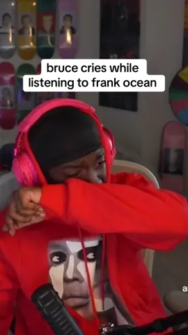 bruce cries while listening to frank ocean (real) #fyp #foryou #xyzbca #foryoupage #viral #trending #streamer #twitch#brucedropemoff #deo #frankocean 