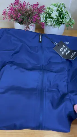 Áo khoác áo gió nam có mũ Daily Wear chống nắng, chống tia UV, vải dù mỏng nhẹ. Áo khoác Coolmate chống nước. #aokhoac #aokhoacnam #aogio #aogionam #aokhoacchongnuoc #aogiochongnuoc 