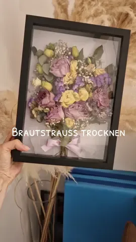 Liebe es! 😊😊 . Es ist übrigens nicht mein originaler Strauss. Den habe ich ja damals geworfen. 🫣🙈 . #ssw25 #schwangerheiraten #hochzeit2024 #hochzeitstipps #momof2 #braut2024 #heiraten2024 ❤️🥰